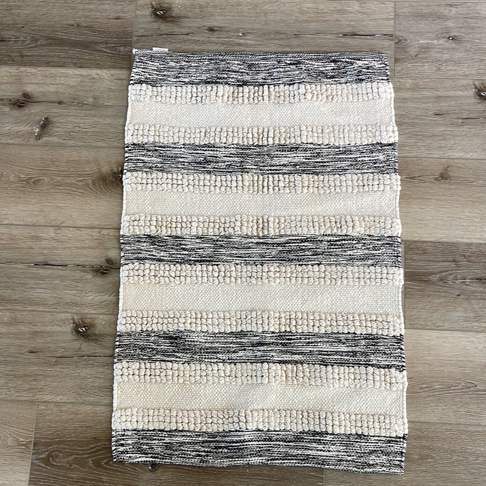 NWOT Mud Pie Bohemian Style Throw Rug Size 22x25